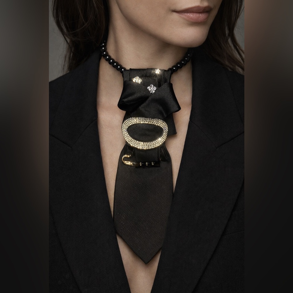 Elegant Black Beaded Necklace with Bow and Rhinestone Accents